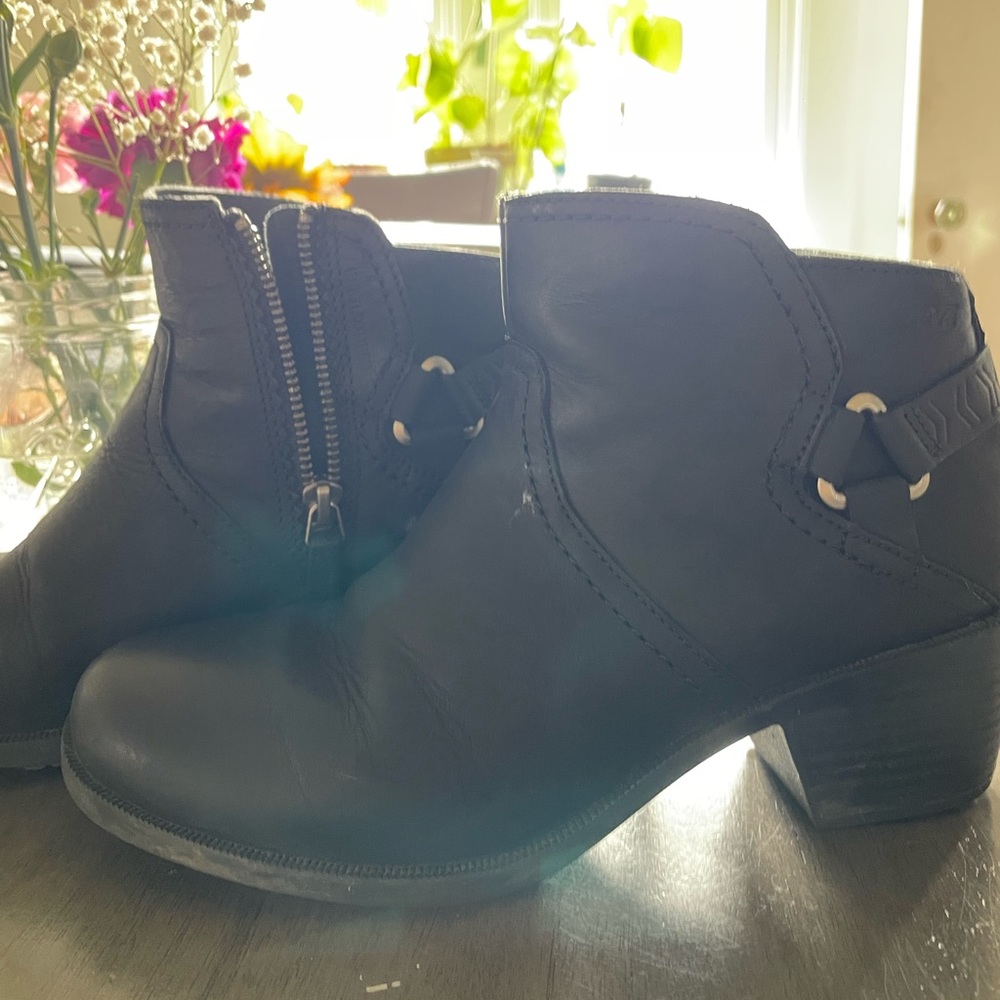 Very good, nice and comfy Teva boots,